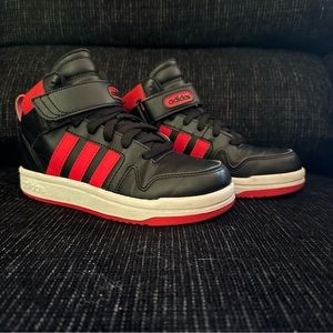 Boys’ ADIDAS Post Move Mid Sneaker